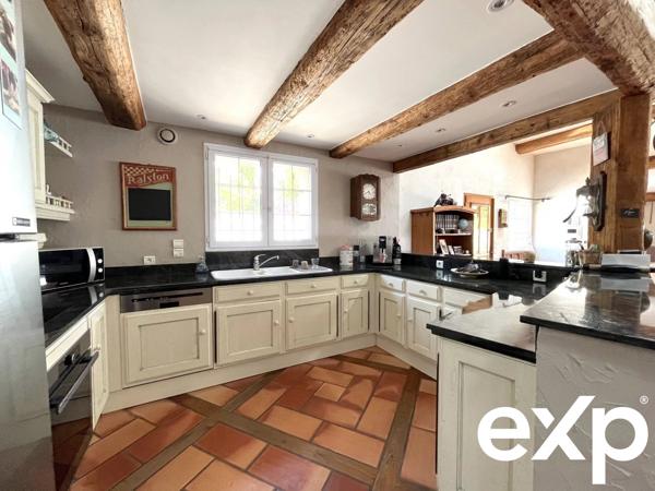 VIAS - HERAULT - 3 CHAMBRES - PISCINE - DEPENDANCES - GARAGE - CALME -