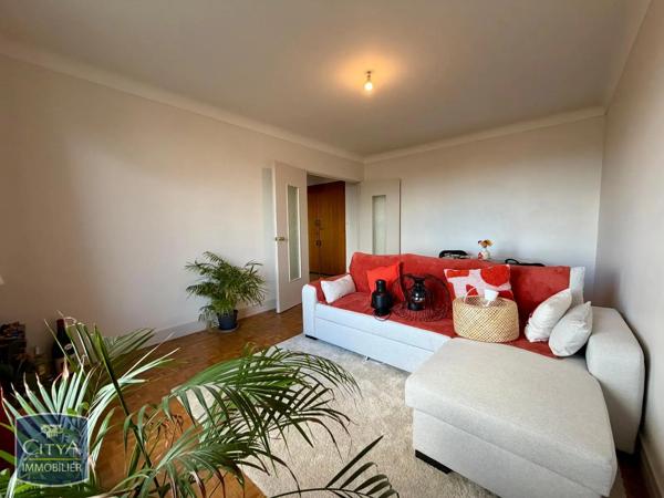 Appartement à louer 2 pièces 49.71m² Tours (37000)