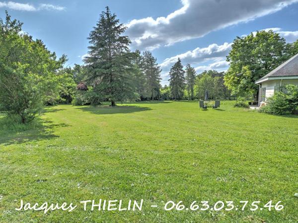 SPACIEUSE PROPRIÉTÉ SUR PARC D'UN HECTARE !!!