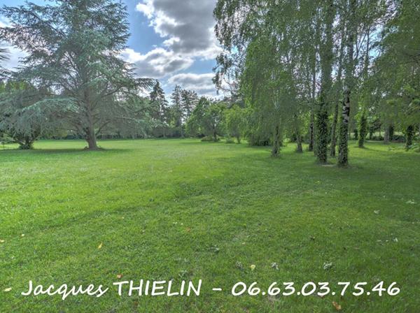 SPACIEUSE PROPRIÉTÉ SUR PARC D'UN HECTARE !!!