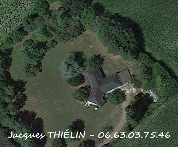 SPACIEUSE PROPRIÉTÉ SUR PARC D'UN HECTARE !!!