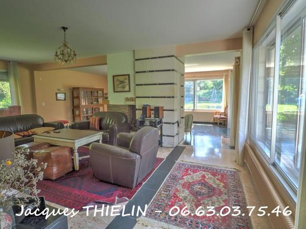 SPACIEUSE PROPRIÉTÉ SUR PARC D'UN HECTARE !!!