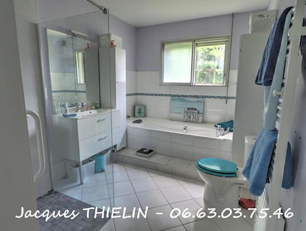 SPACIEUSE PROPRIÉTÉ SUR PARC D'UN HECTARE !!!