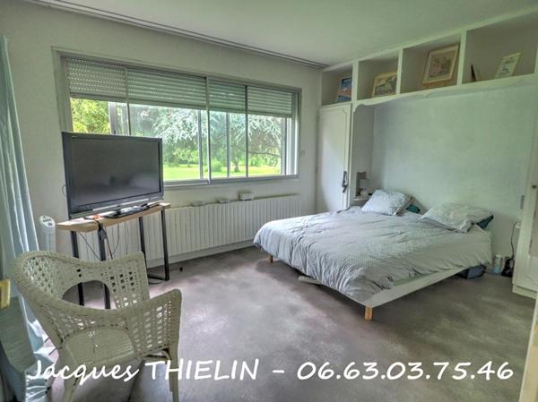 SPACIEUSE PROPRIÉTÉ SUR PARC D'UN HECTARE !!!