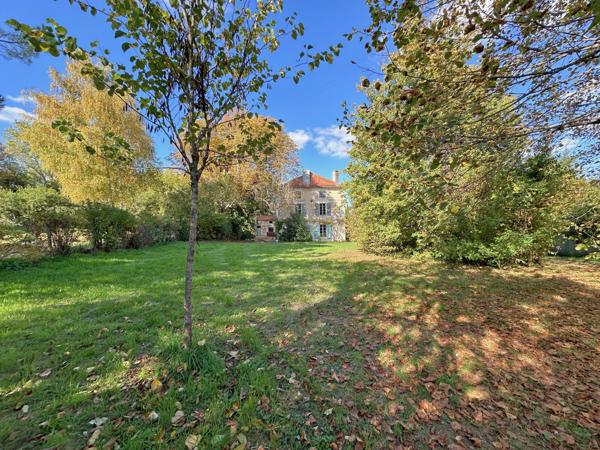 Maison à vendre à Saint-Séverin (16390) - Charente