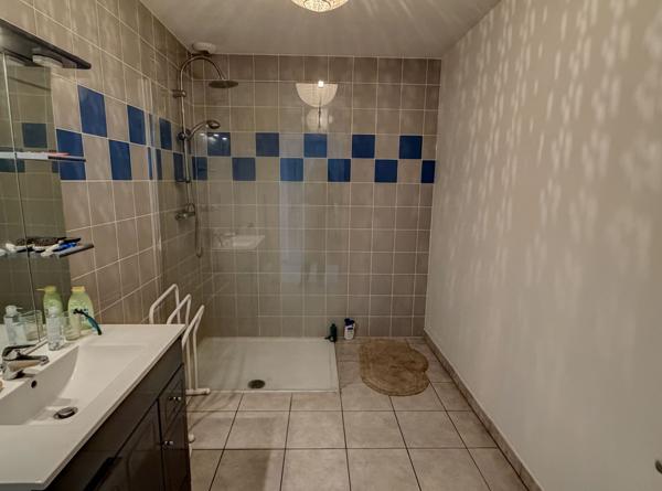 Villeneuve-sur-Lot (47300) Maison de ville rénovée d'environ 83m² , avec jardin et garage