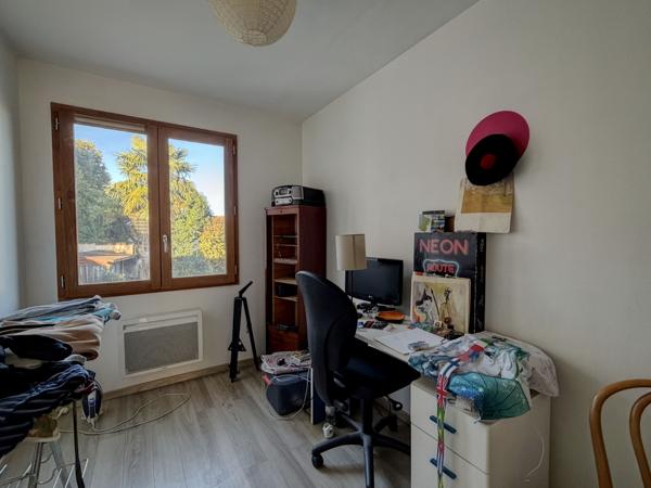 Villeneuve-sur-Lot (47300) Maison de ville rénovée d'environ 83m² , avec jardin et garage