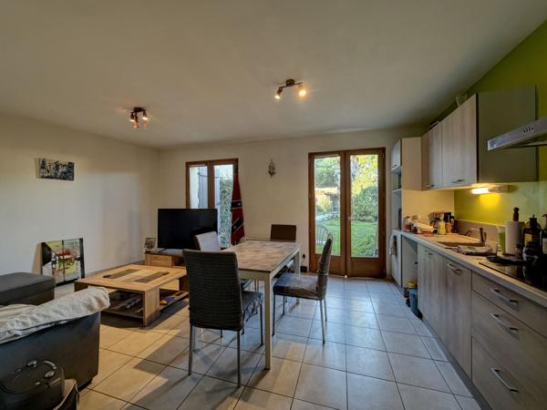 Villeneuve-sur-Lot (47300) Maison de ville rénovée d'environ 83m² , avec jardin et garage