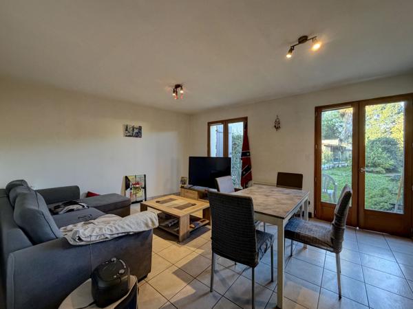 Villeneuve-sur-Lot (47300) Maison de ville rénovée d'environ 83m² , avec jardin et garage