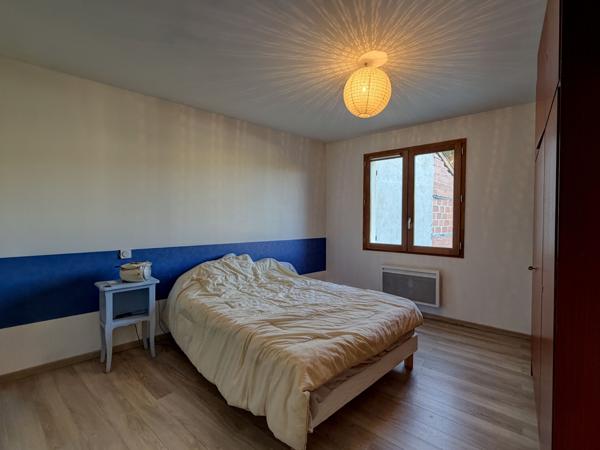 Villeneuve-sur-Lot (47300) Maison de ville rénovée d'environ 83m² , avec jardin et garage