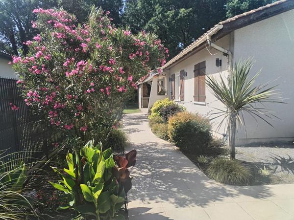 Maison 3 chambres au calme. Terrain 549 m²  Biganos
