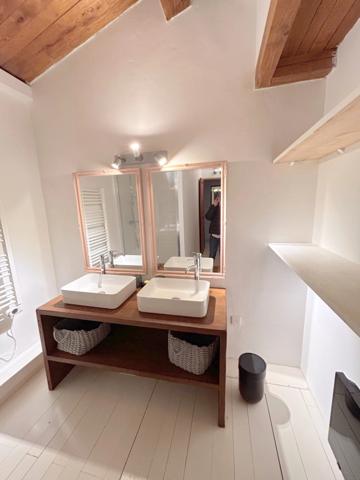 OLETTA – Propriété d’exception en pierre avec piscine et vaste terrain paysager