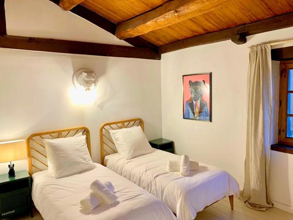 OLETTA – Propriété d’exception en pierre avec piscine et vaste terrain paysager