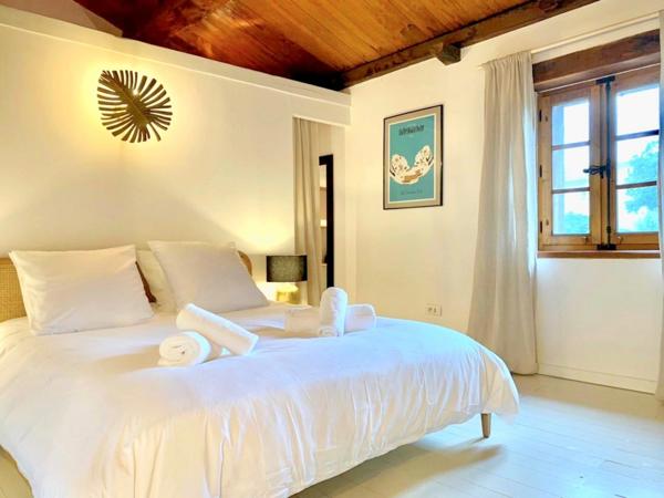 OLETTA – Propriété d’exception en pierre avec piscine et vaste terrain paysager