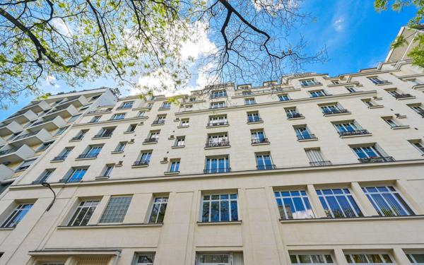 Appartement à vendre    3 pièces • 71,08 m2 Paris 11
