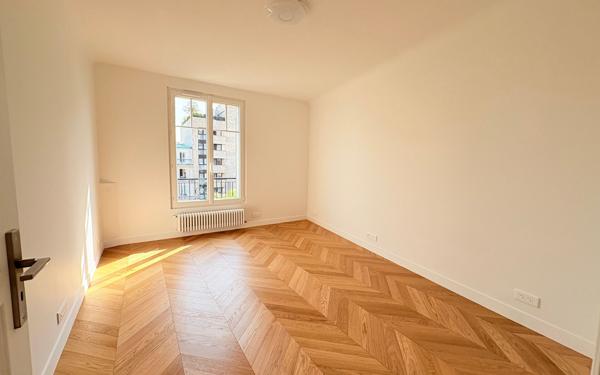 Appartement à vendre    3 pièces • 71,08 m2 Paris 11