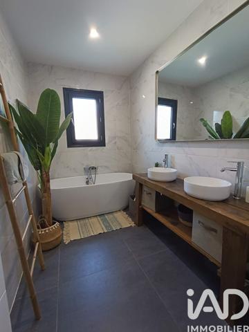 Maison à vendre 4 pièces 125 m² Vinassan