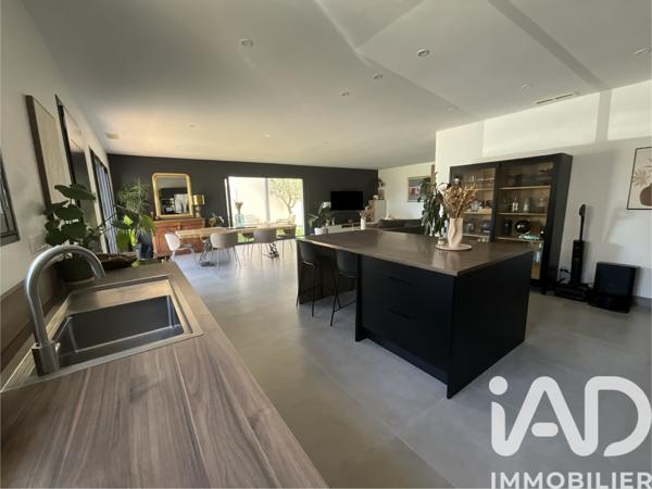 Maison à vendre 4 pièces 125 m² Vinassan
