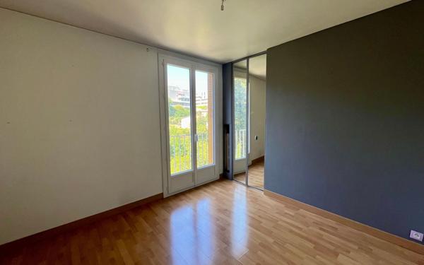 Appartement à vendre    3 pièces • 60,07 m2 Marseille 12