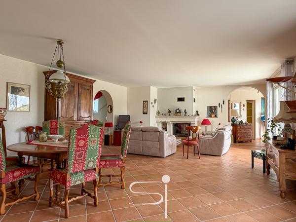 Maison 7 pièce(s) 4 chambre(s) 200 m²
