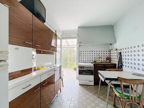 Maison de 79 m² + véranda + 2 garages sur terrain de 360 m² . Secteur Saint-Yves, Nantes
