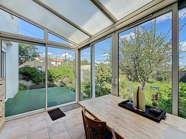 Maison de 79 m² + véranda + 2 garages sur terrain de 360 m² . Secteur Saint-Yves, Nantes