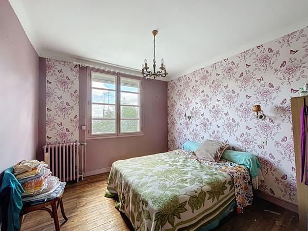 Maison de 79 m² + véranda + 2 garages sur terrain de 360 m² . Secteur Saint-Yves, Nantes