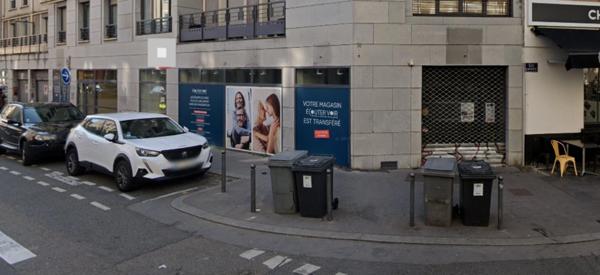 Dpt Rhône (69), à vendre murs LYON 9EME-MURS bureaux avec vitrine de 226m2 - Plain pied