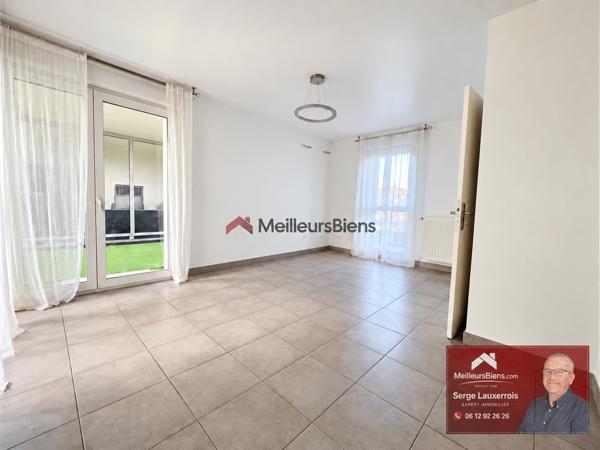 Appartement T3 à louer Villemomble Époque avec terrasse et parking