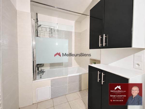 Appartement T3 à louer Villemomble Époque avec terrasse et parking
