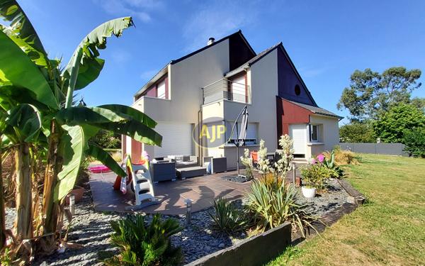 Location maison Pontivy : 1 150 € - AJP Immobilier Pontivy