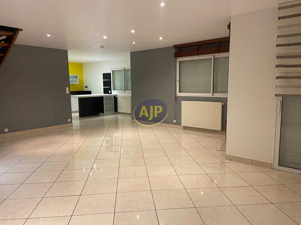 Location maison Pontivy : 1 150 € - AJP Immobilier Pontivy
