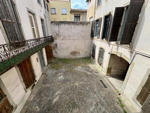 Appartement T2 traversant avec garage double stockage terrasse et patio a vendre Carcassonne Bastide