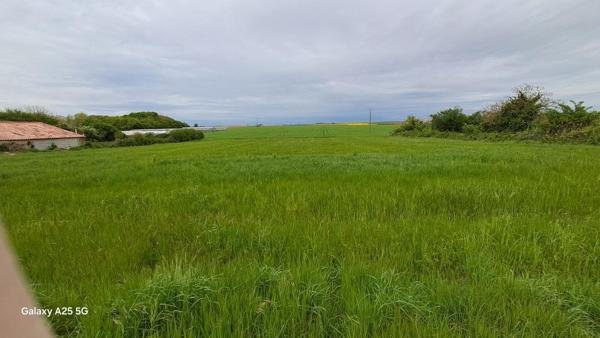 TERRAIN CONSTRUCTIBLE  1621 M2 NON VIABILISE