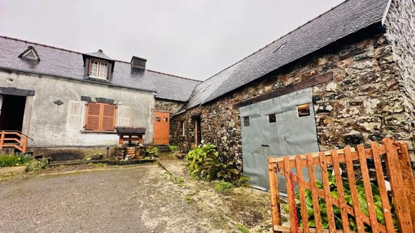 Corps de ferme avec Authenticité et Potentiel Unique à Crozon