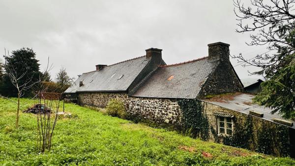 Corps de ferme avec Authenticité et Potentiel Unique à Crozon