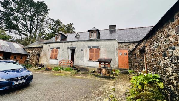 Corps de ferme avec Authenticité et Potentiel Unique à Crozon