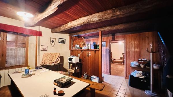 Corps de ferme avec Authenticité et Potentiel Unique à Crozon