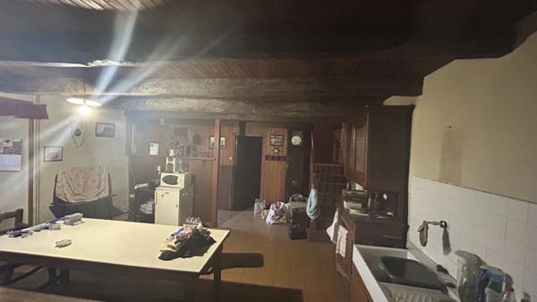 Corps de ferme avec Authenticité et Potentiel Unique à Crozon