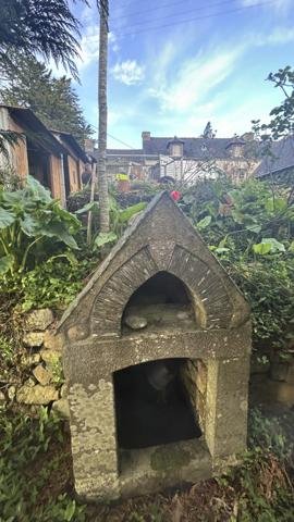 Corps de ferme avec Authenticité et Potentiel Unique à Crozon