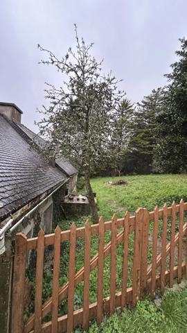 Corps de ferme avec Authenticité et Potentiel Unique à Crozon