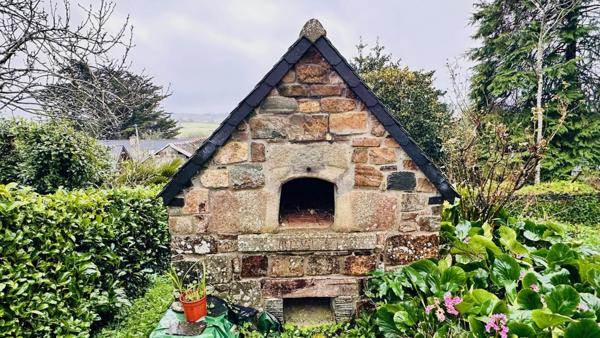 Corps de ferme avec Authenticité et Potentiel Unique à Crozon