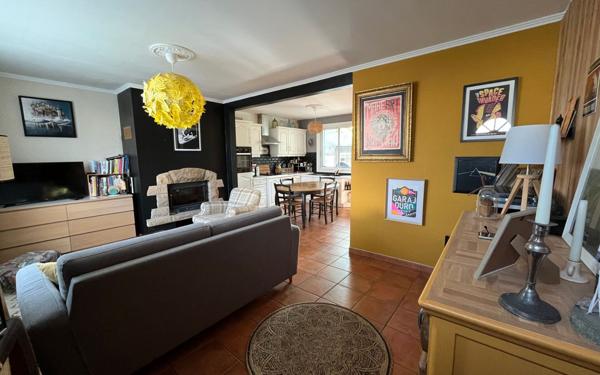 Maison à vendre    5 pièces • 134,86 m2 Carhaix-Plouguer