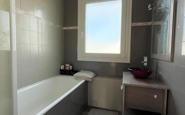 Maison à vendre    5 pièces • 134,86 m2 Carhaix-Plouguer