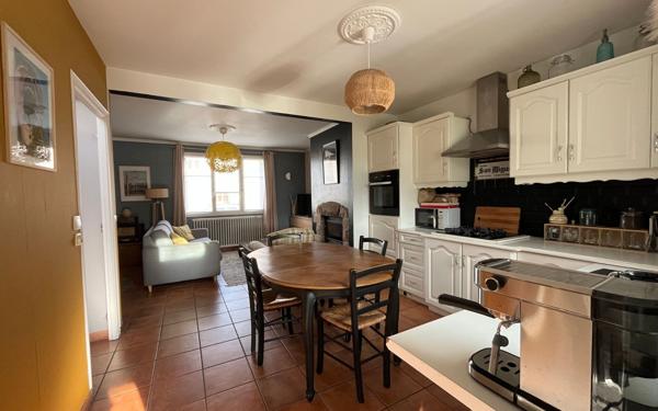 Maison à vendre    5 pièces • 134,86 m2 Carhaix-Plouguer