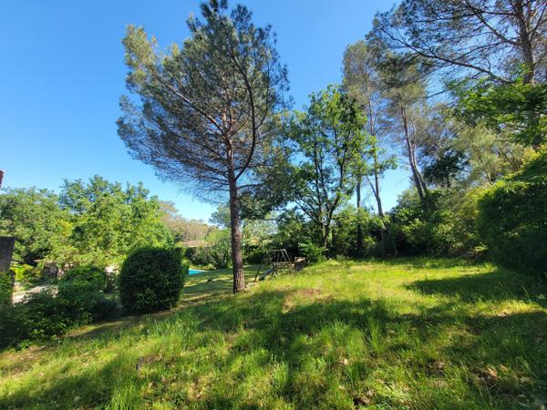 Valbonne (06560) PEYNIBLOU / VAL MARTIN - Terrain constructible de 1400m^2