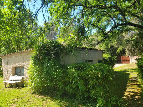Valbonne (06560) PEYNIBLOU / VAL MARTIN - Terrain constructible de 1400m^2