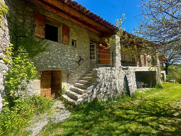 À vendre : Ensemble immobilier de caractère dans les Alpes de haute Provence