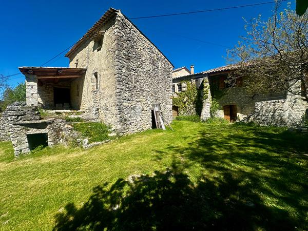 À vendre : Ensemble immobilier de caractère dans les Alpes de haute Provence