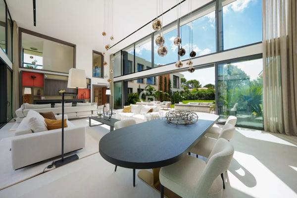 Villa 11 pièces à vendre Mougins - 06250 / Réf: Edouarda